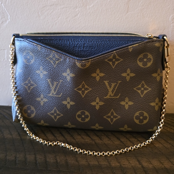 Louis Vuitton Pallas Clutch in Marine, Navy M44058 - Picture 1 of 13
